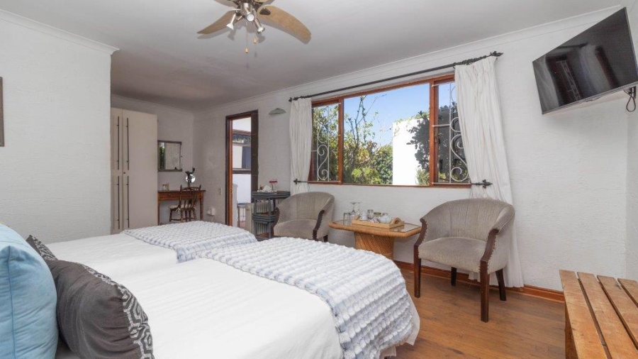 7 Bedroom Property for Sale in Westcliff Western Cape